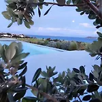 Hillhouse Holiday home