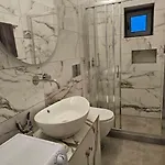 Hillhouse 度假居 *