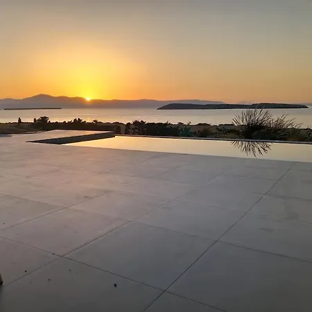 Nyaraló Hillhouse *